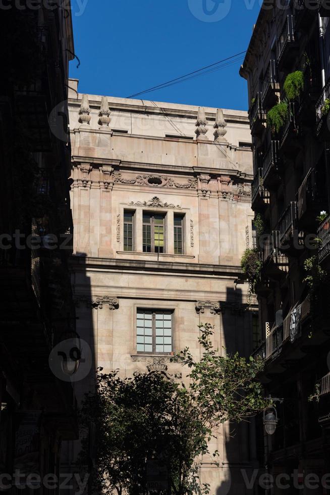 gevels van gebouwen van groot architectonisch belang in de stad barcelona - spanje foto