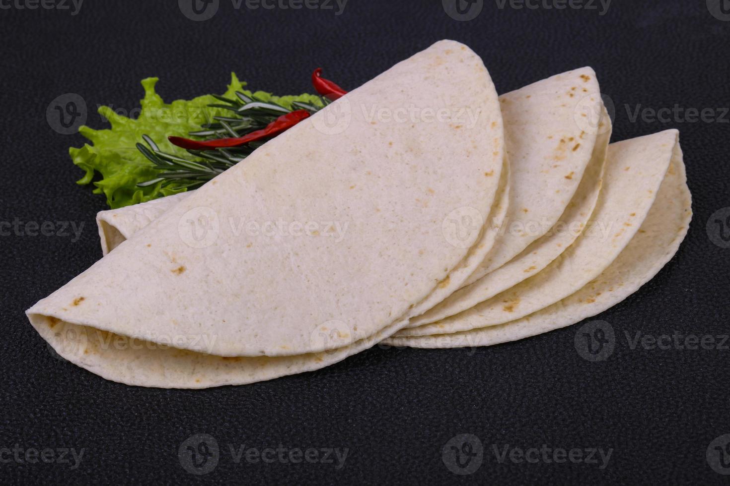 lege zelfgemaakte tortilla foto