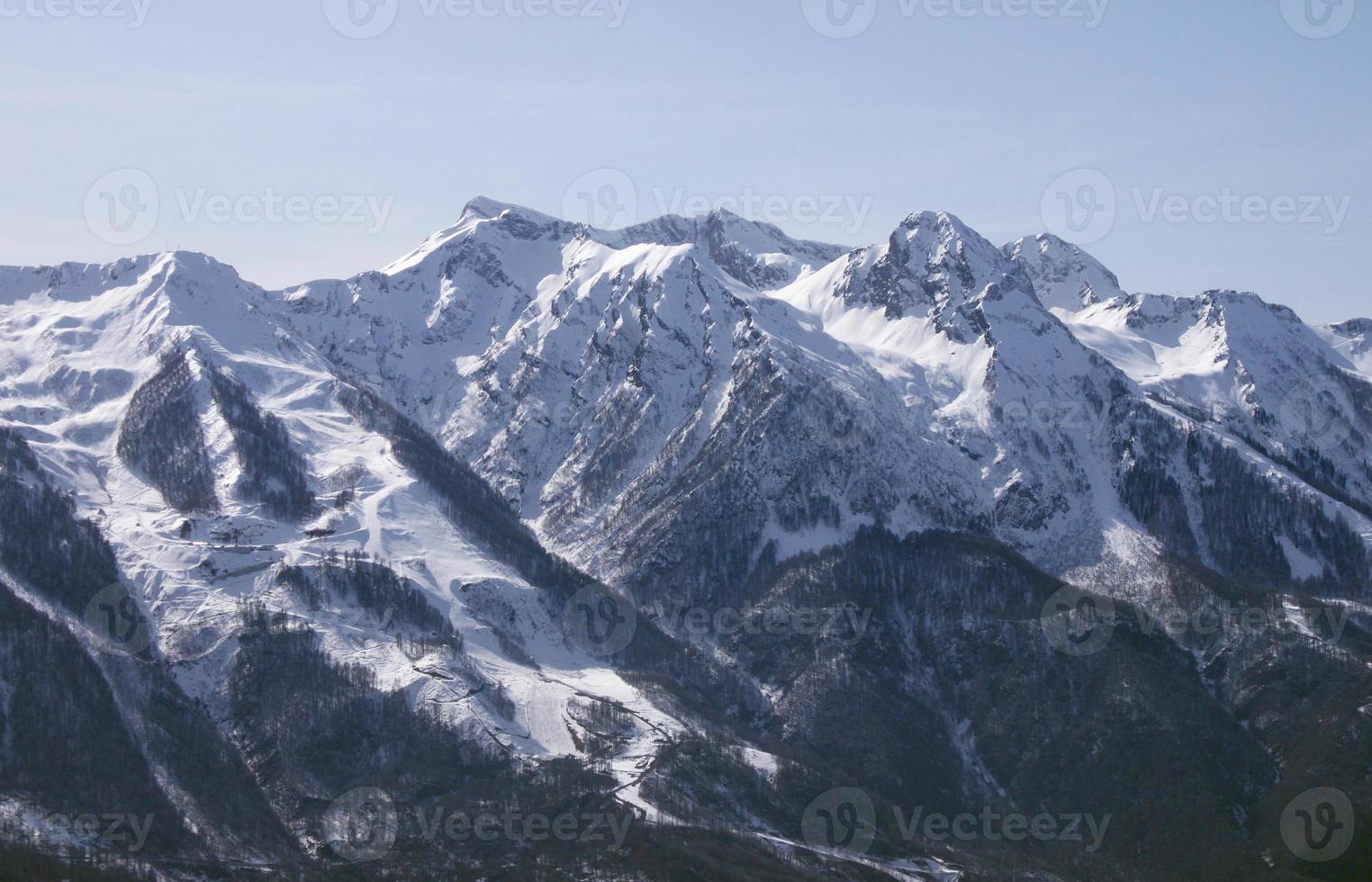 Kaukasische bergen in de buurt van Sotsji foto