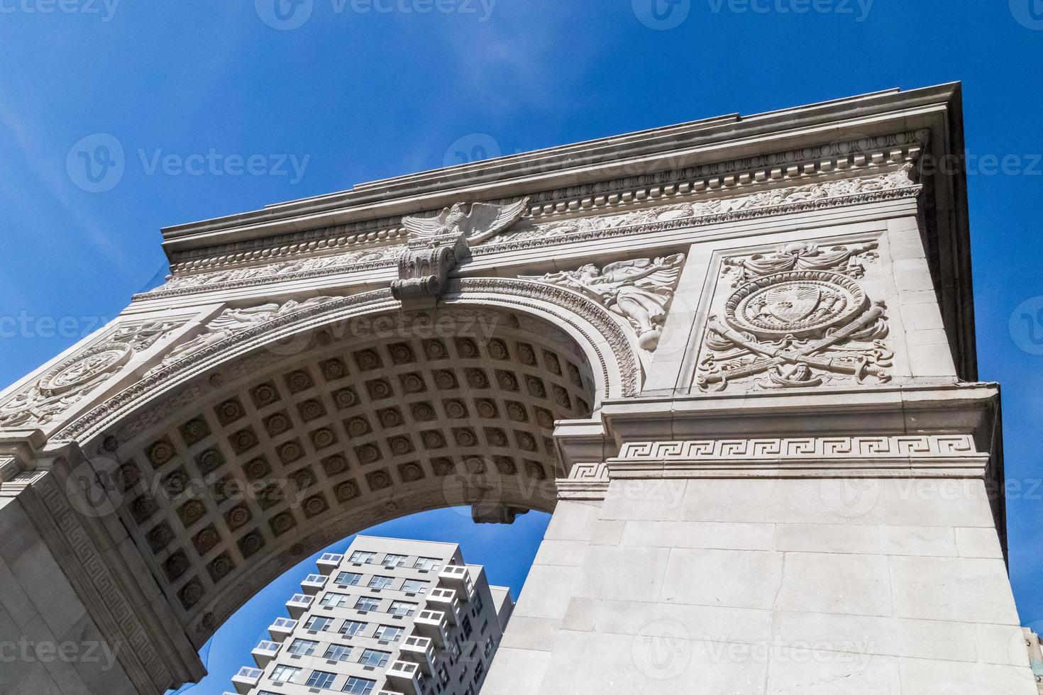 ongebruikelijk uitzicht op de Washington Square Park Arch, New York foto