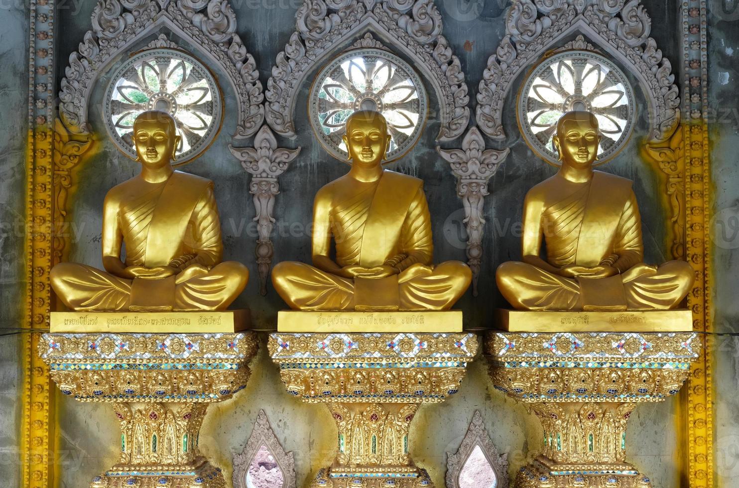 Boeddhabeeld in Phrama Jedi Chai Mongkol foto
