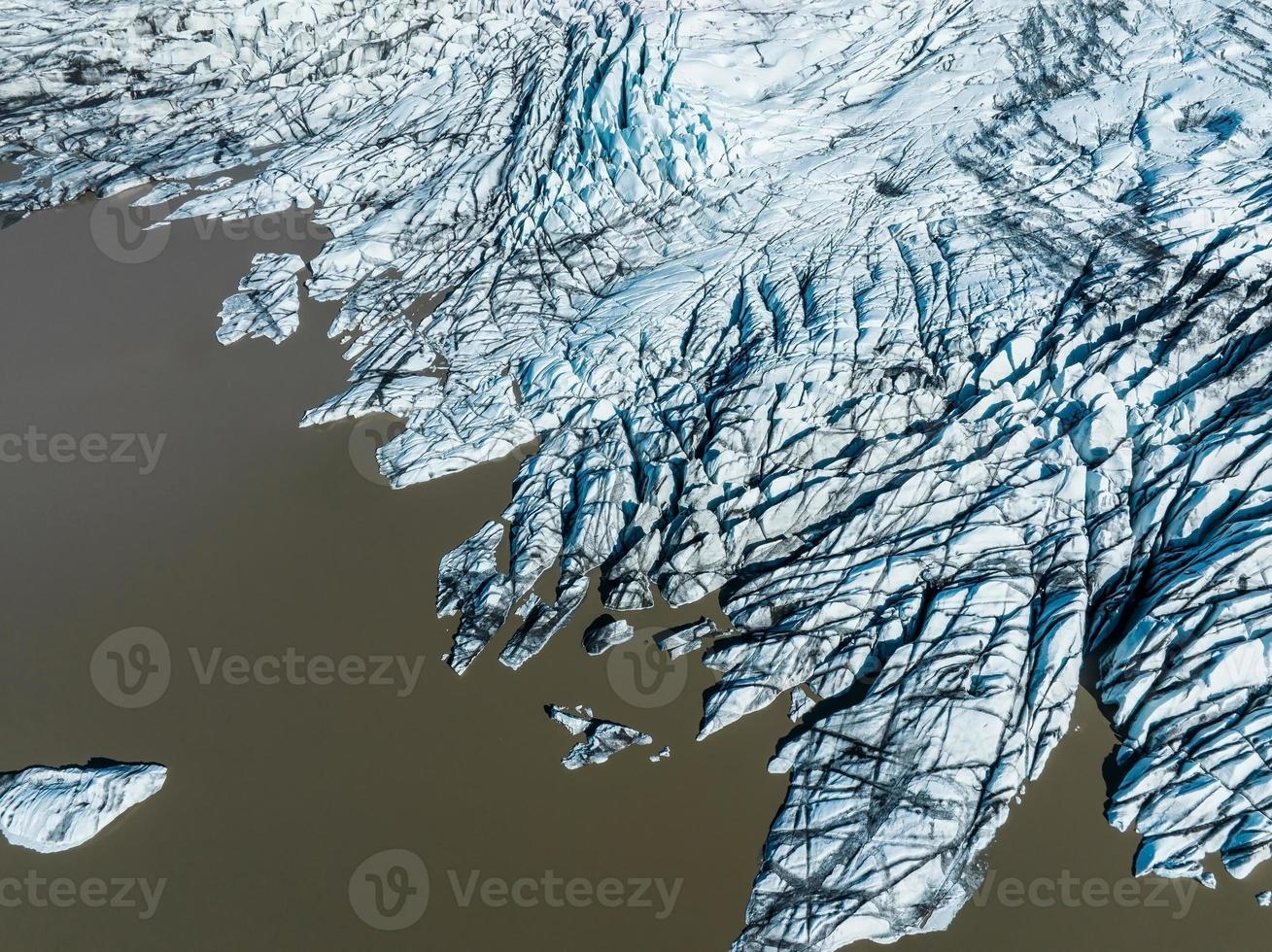 panoramisch luchtfoto van de skaftafell-gletsjer, ijsland foto