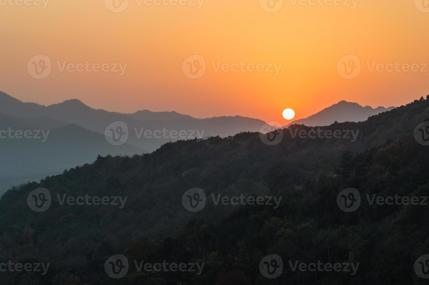zonsondergang in Hangzhou, China foto