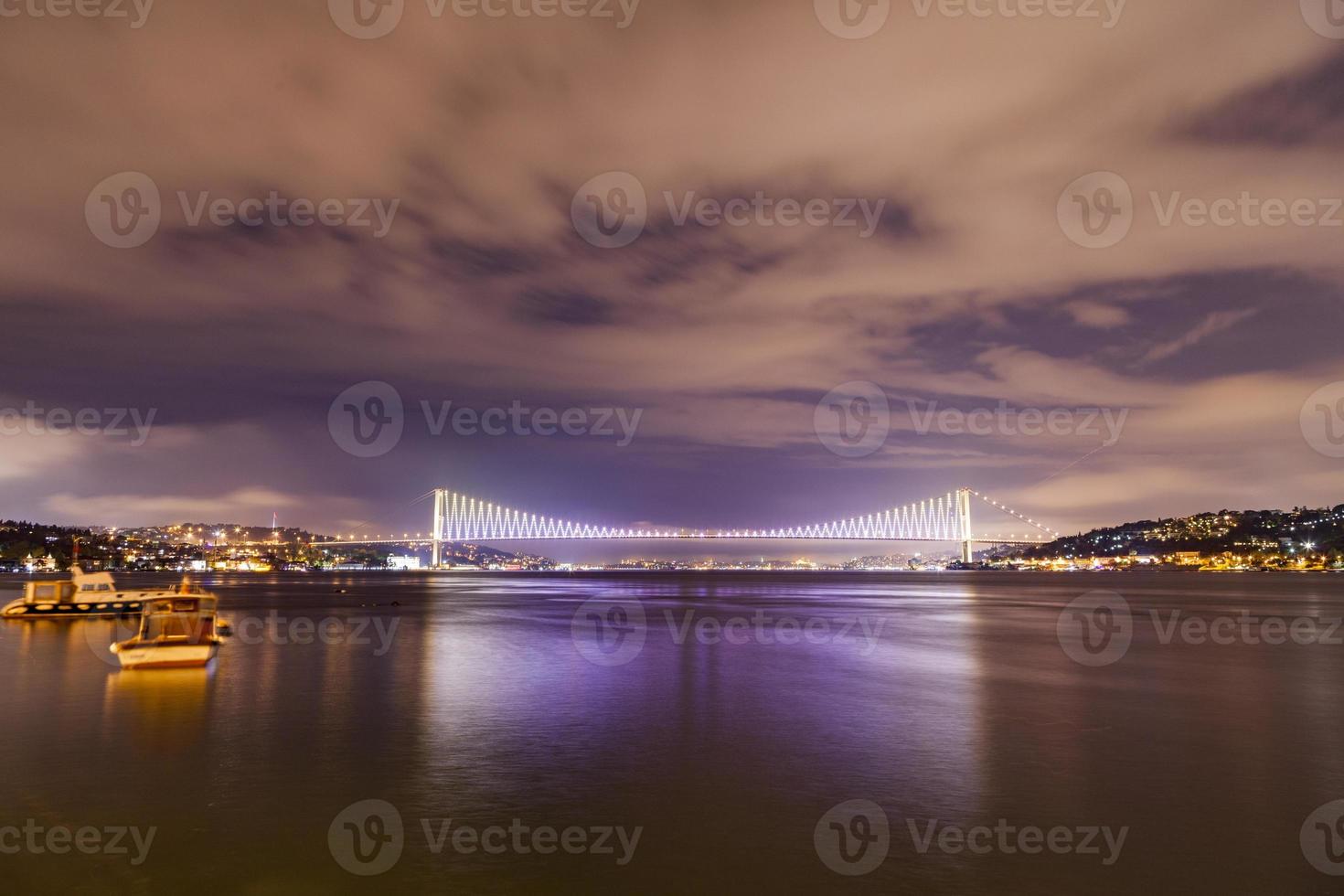Istanbul Bosporus Nachtscène foto