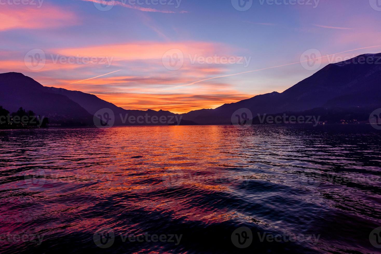 2021 12 30 bellagio zonsondergang aan het meer foto