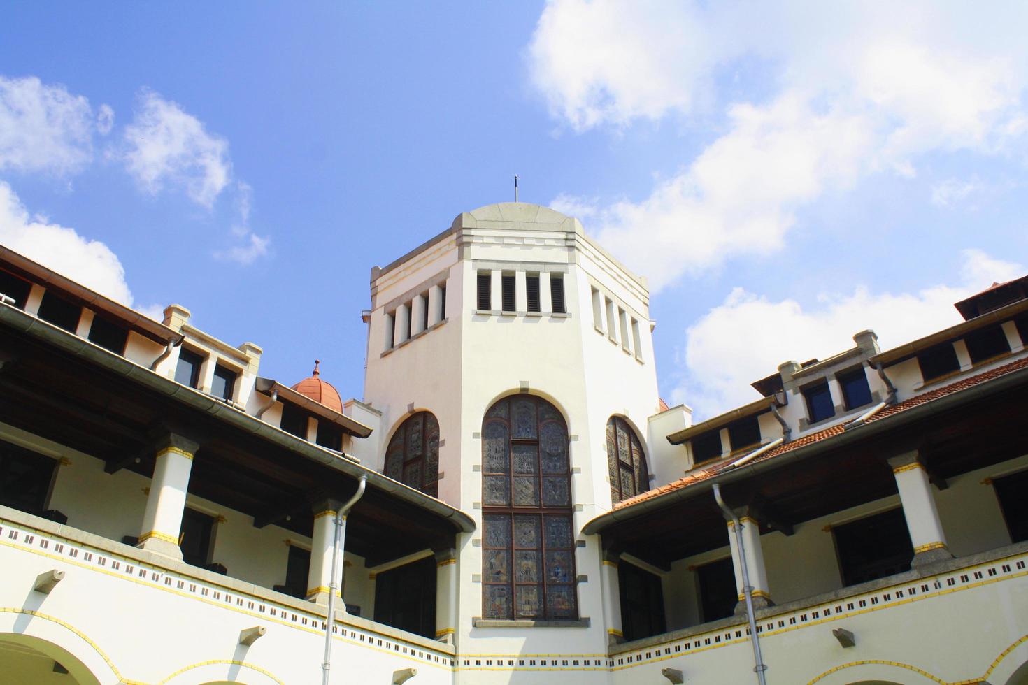 koloniaal gebouw lawang sewu in semarang foto