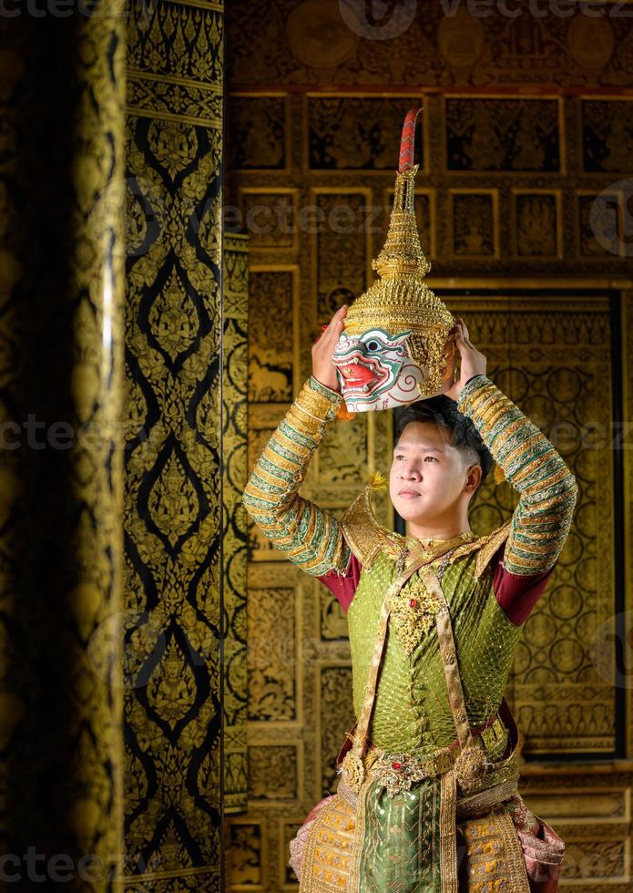 khon, is een klassieke Thaise dans met een masker. dit is Hanuman foto