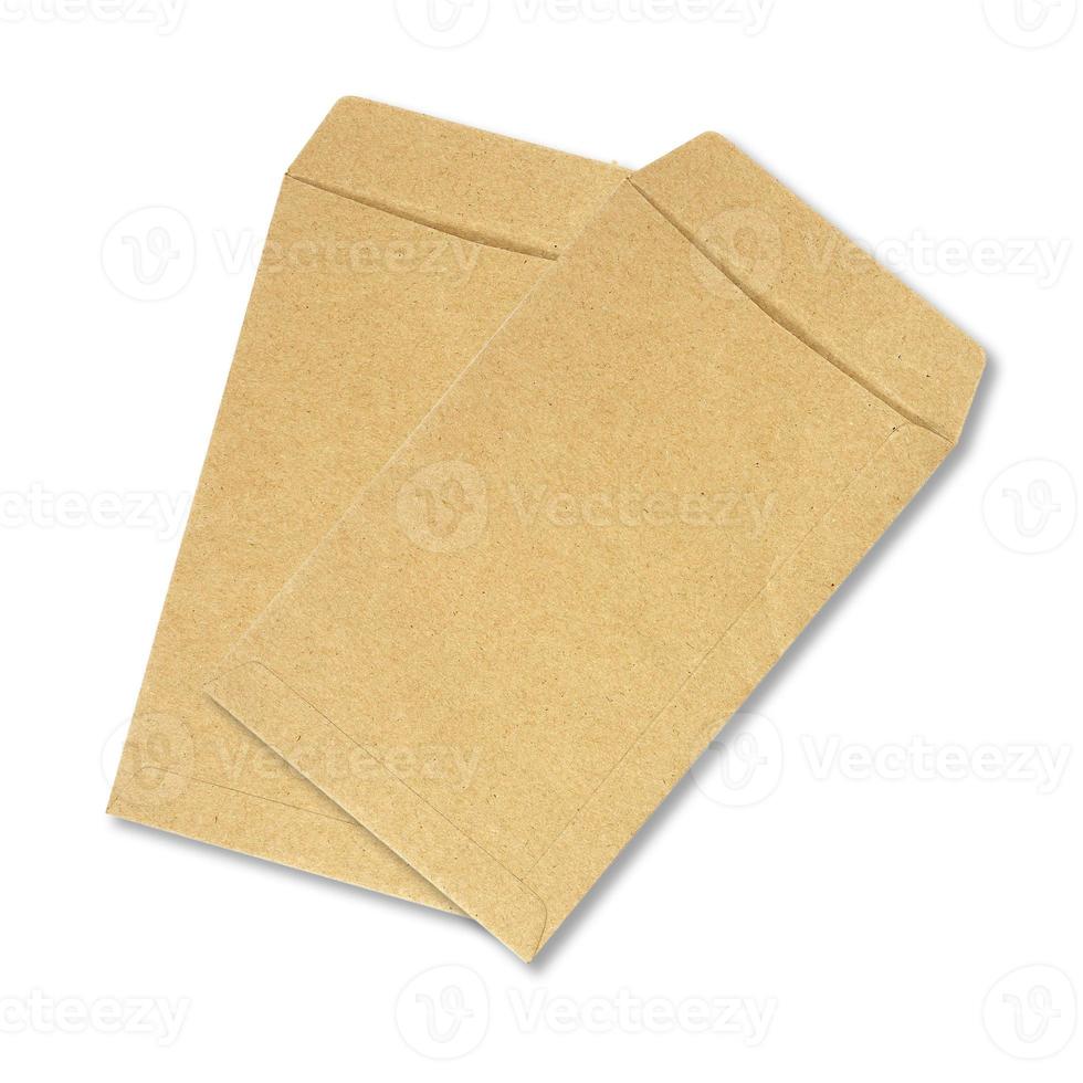 bruine envelop geïsoleerd op een witte achtergrond foto