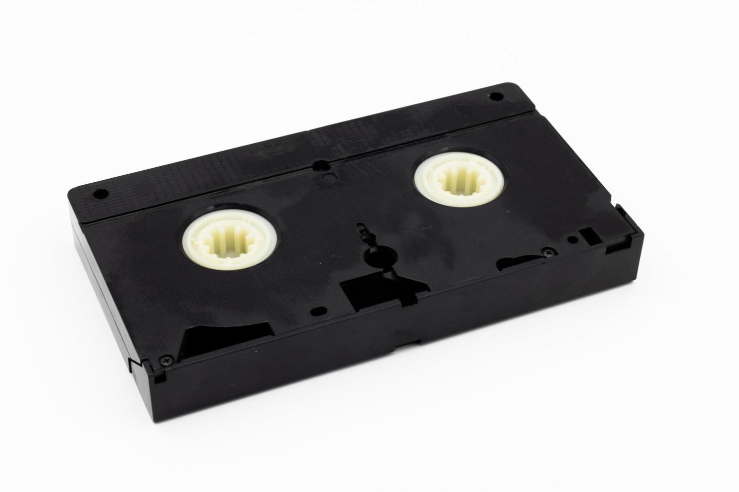 vintage oude analoge tape vhs cassette op witte backgorund. retro-nostalgie. foto