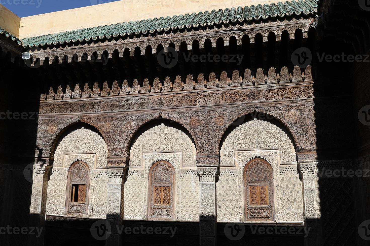 bou inania madrasa in fez, marokko foto