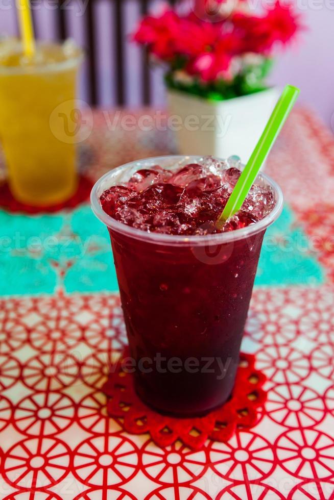 traditionele Thaise drank, bevroren roselle-sap foto