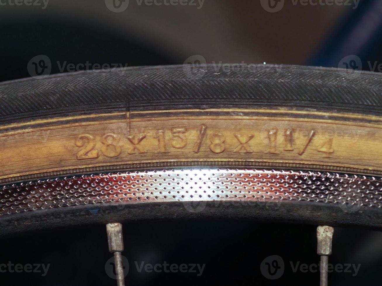 maatmarkeringen op fietsband foto