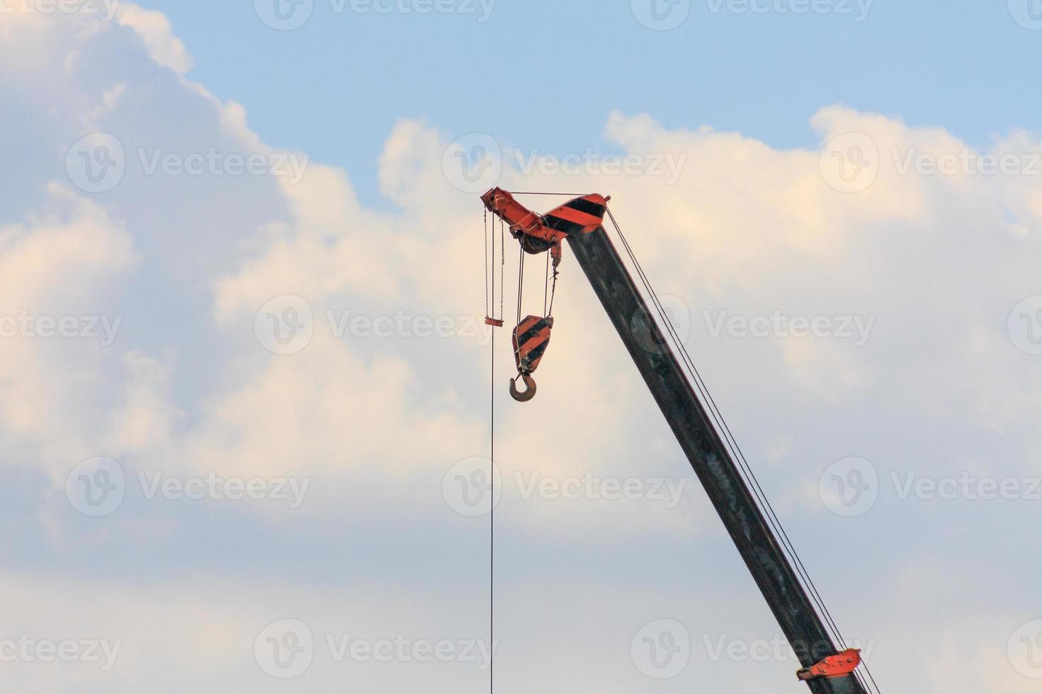 telescopische armen van mobiele bouwkraanwagen foto