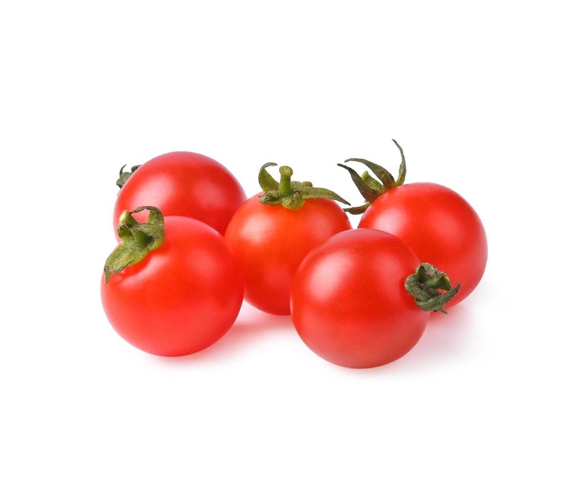 Cherry tomaat geïsoleerd op witte achtergrond foto
