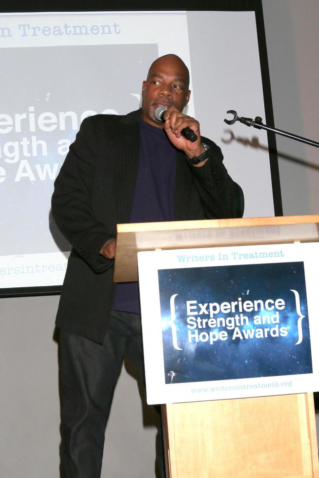 los angeles 15 dec - alonzo bodden bij de 11h jaarlijkse ervaring, kracht en hoop award diner in skirball cultureel centrum op 15 december 2021 in los angeles, ca foto