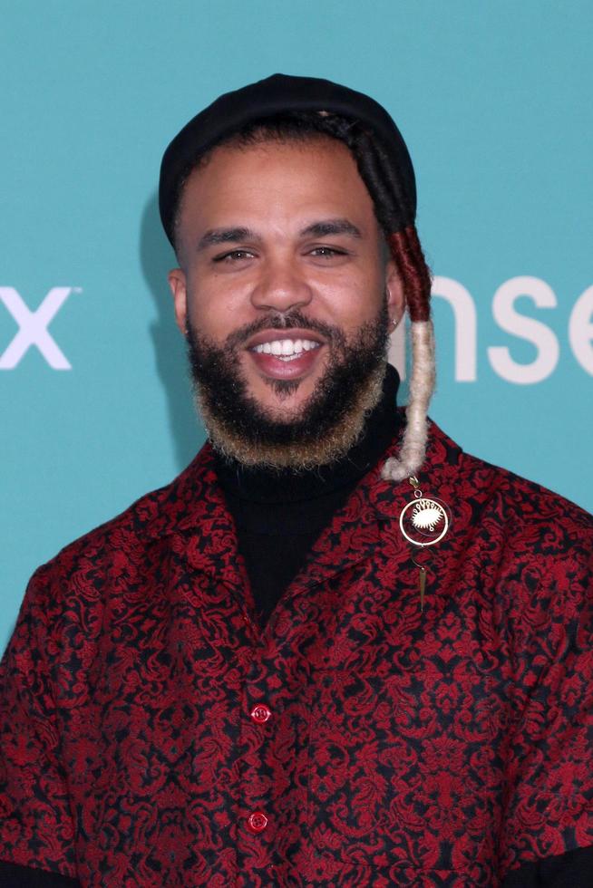 los angeles 21 okt - jidenna mobisson bij de première van onzeker seizoen 5 in kenneth hahn park op 21 oktober 2021 in los angeles, ca foto