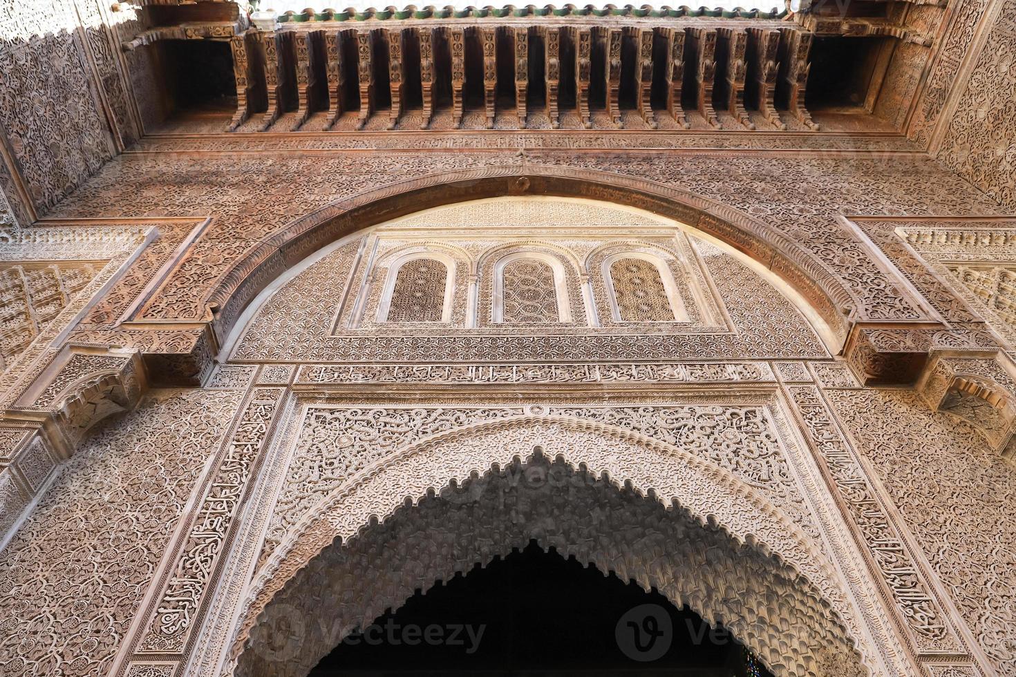 bou inania madrasa in fez, marokko foto