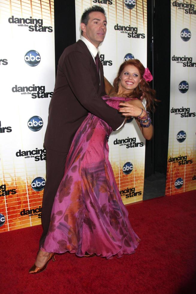 Los Angeles, 20 sep - Kurt Warner en Anna Trebunskaya bij de première van seizoen 11 van Dancing with the Stars bij CBS Television City op 20 september 2010 in Los Angeles, Californië foto