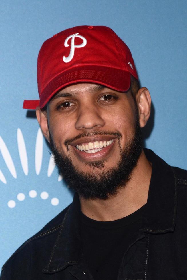 los angeles 12 dec - sarunas jackson in het cirque du soleil presenteert la première-evenement van luzia in het dodger-stadion op 12 december 2017 in los angeles, ca foto