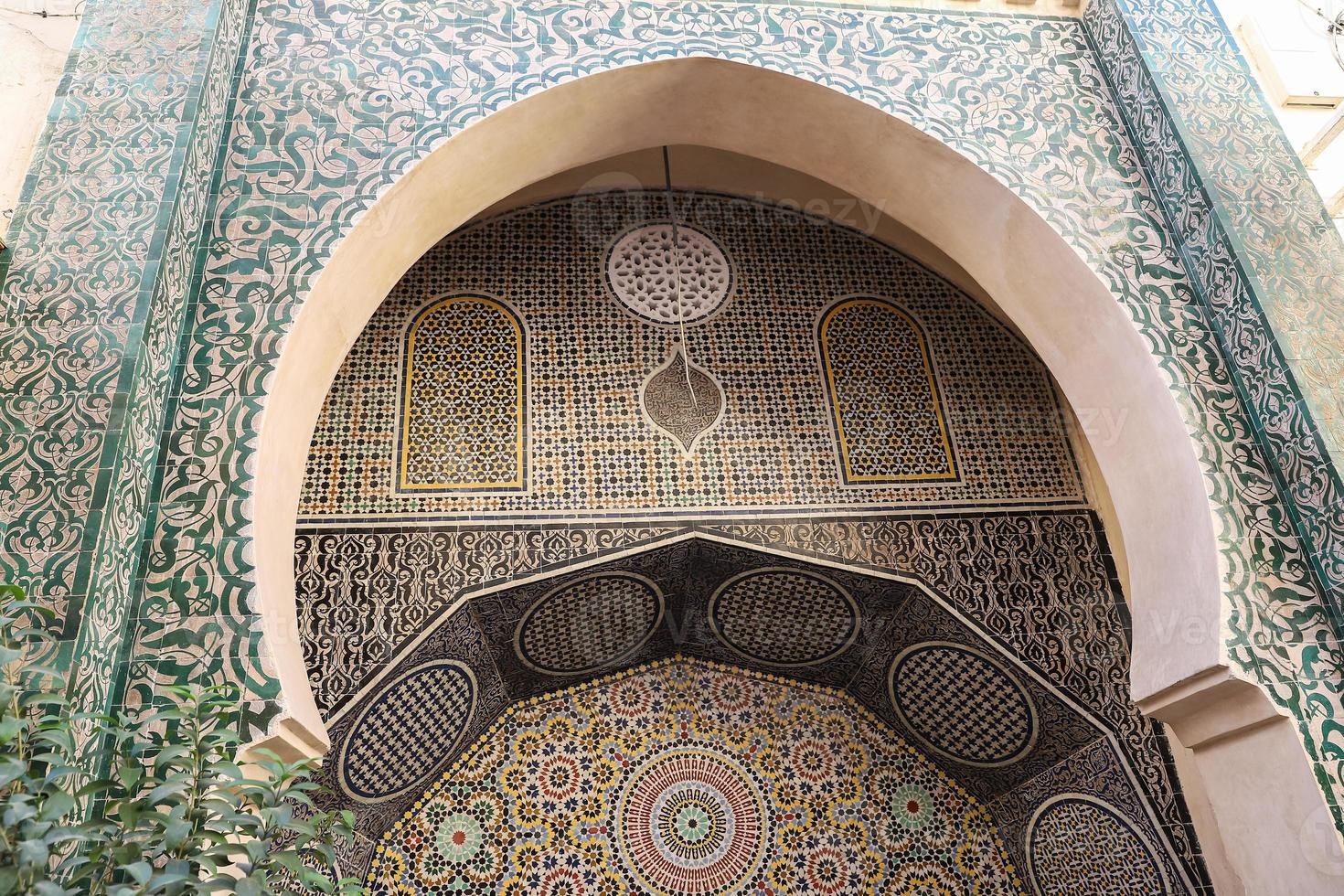 deur van een gebouw in fez, marokko foto