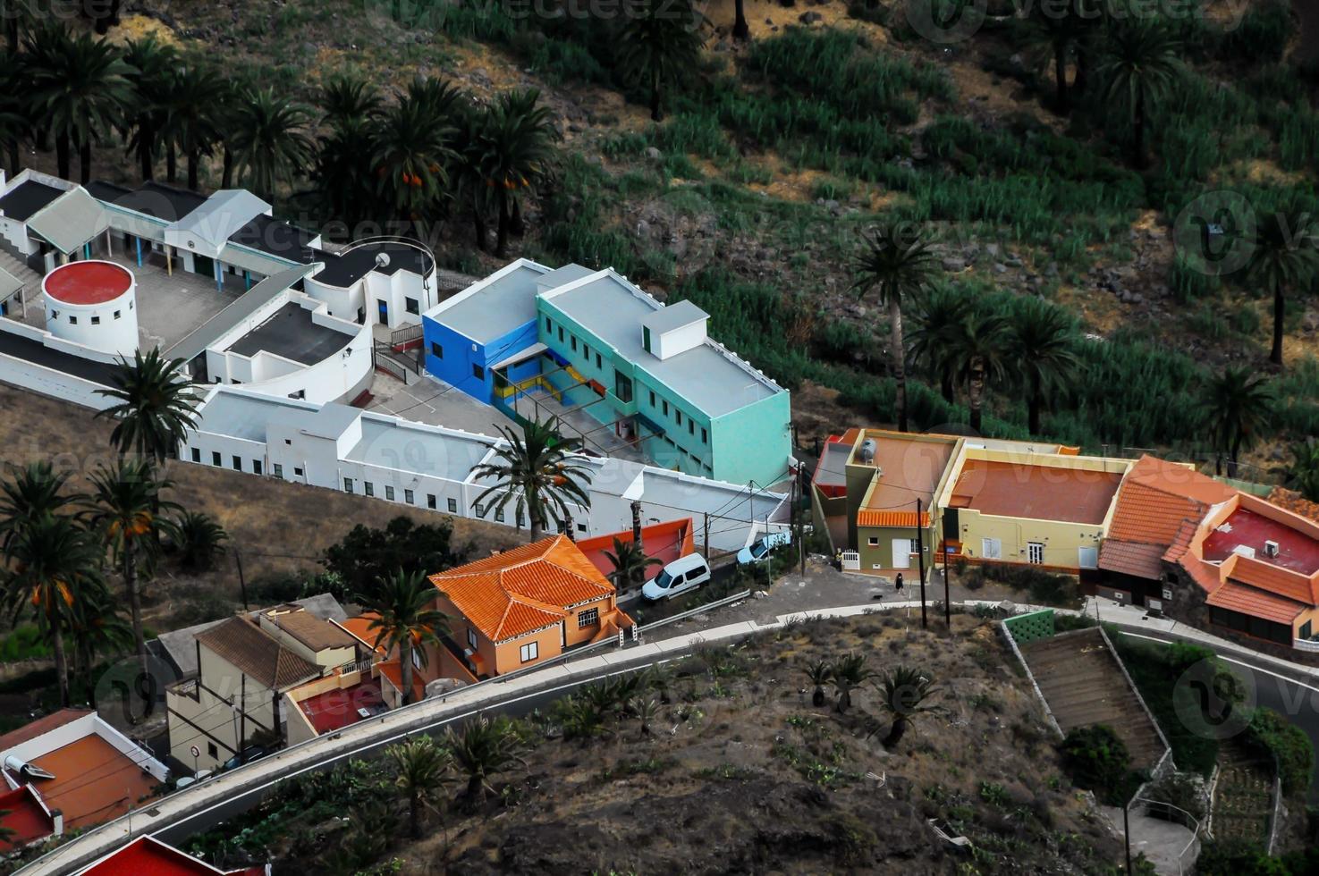 typisch gekleurd koloniaal spaans gebouw foto