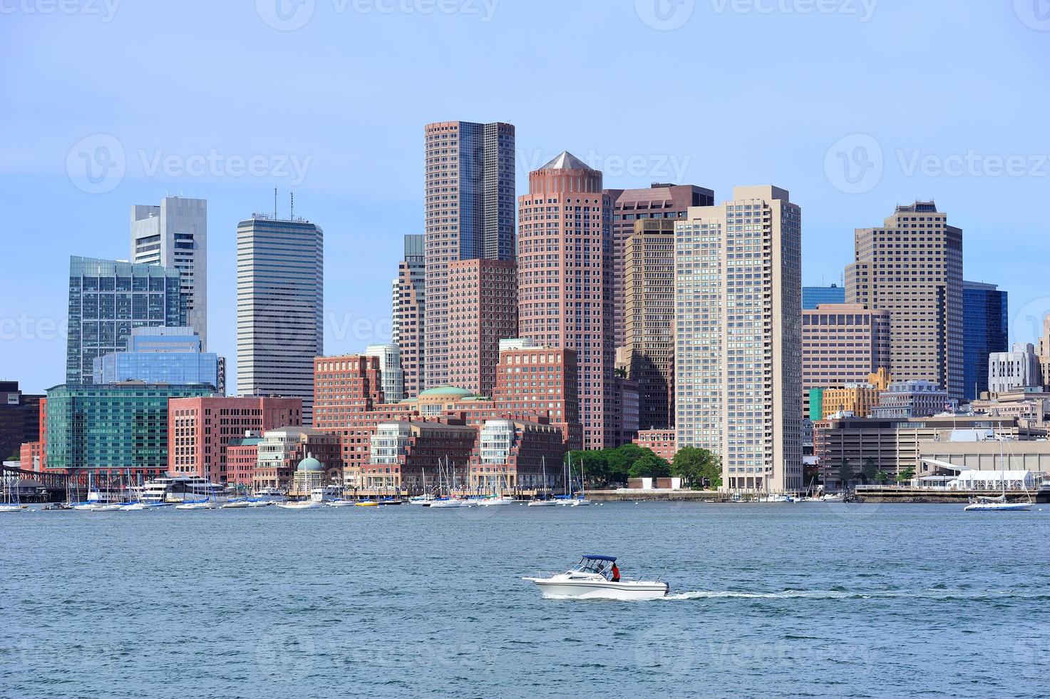 Boston centrum met boot foto