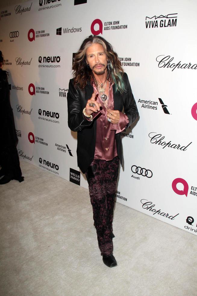 los angeles, 3 maart - steven tyler bij de elton john aids foundations oscar viewing party in het west hollywood park op 3 maart 2014 in west hollywood, ca foto