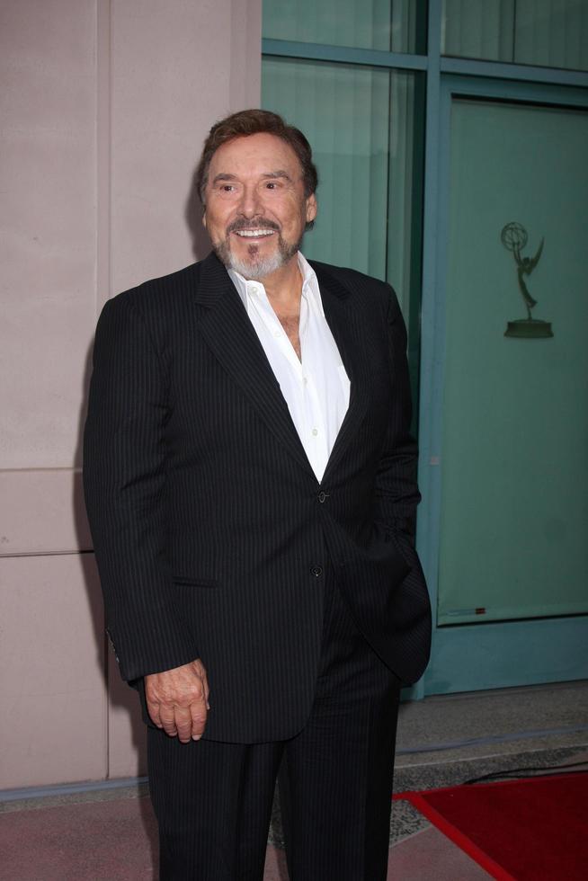 los angeles, 28 sep - joe mascolo arriveert bij het vieren van 45 jaar dagen van ons leven aan de Academie voor Televisiekunsten en Wetenschappen op 28 september 2010 in nr. Hollywood, Californië foto