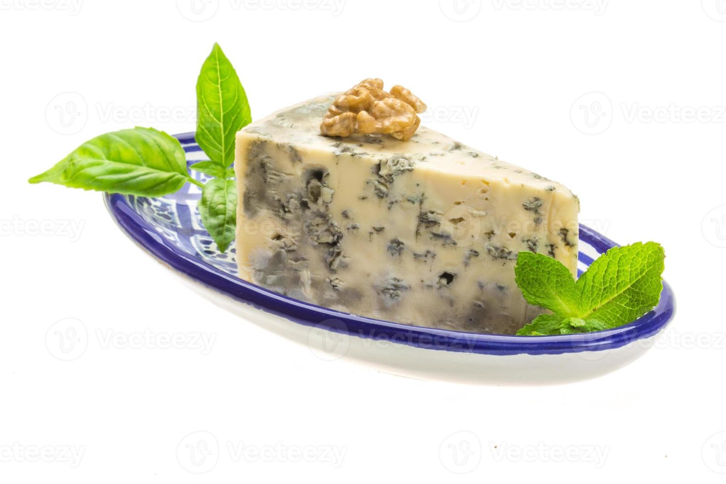dor blauwe kaas met kruiden, noten en honing foto