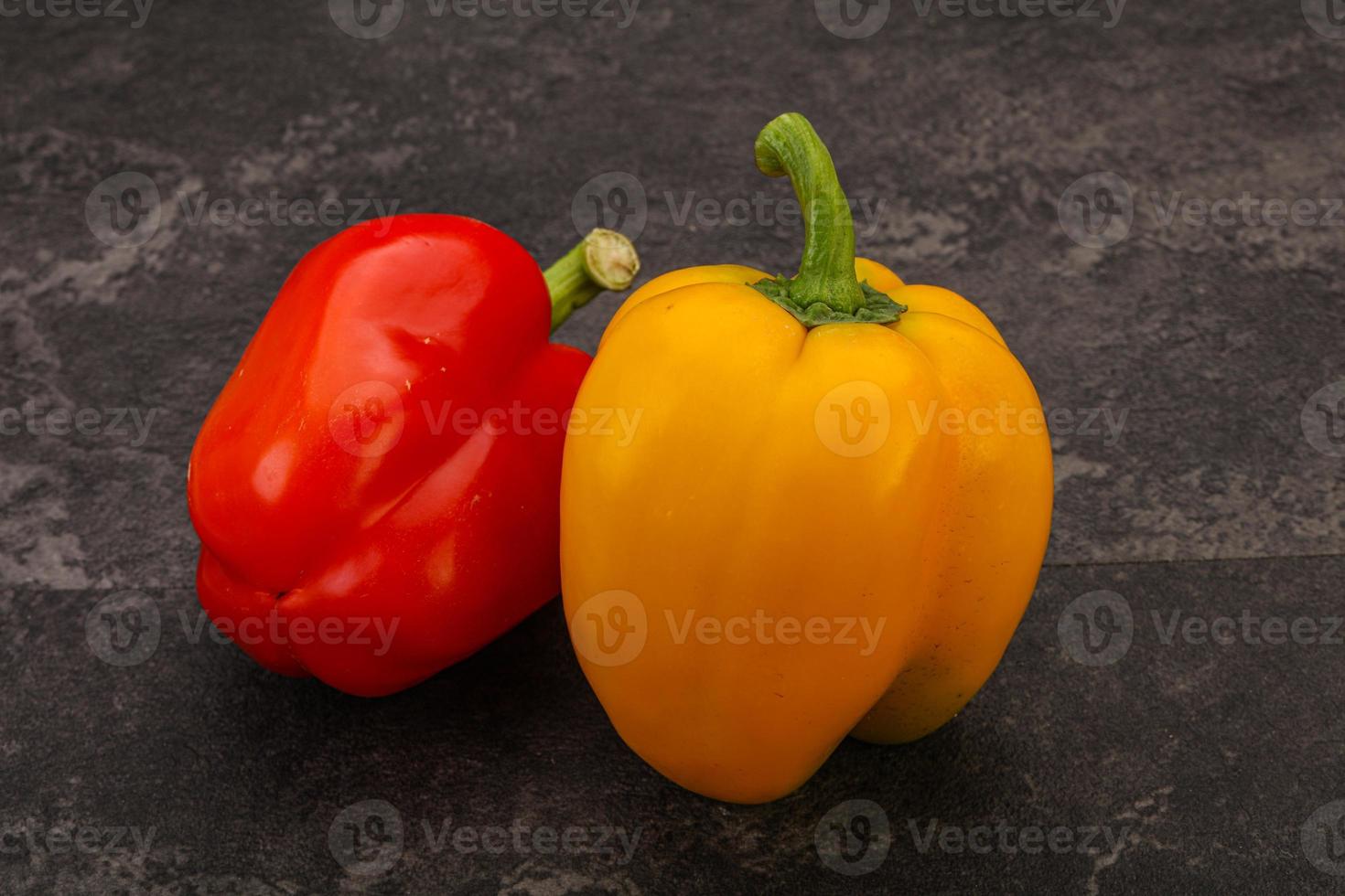 rijpe zoete bulgaarse paprika foto