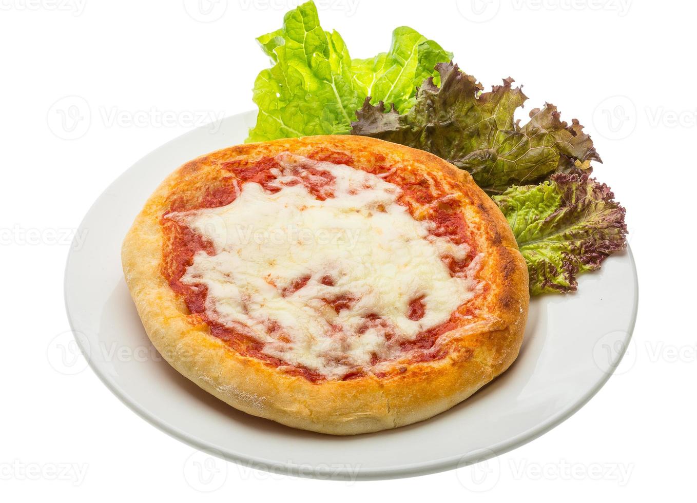pizza met tomaat en kaas foto