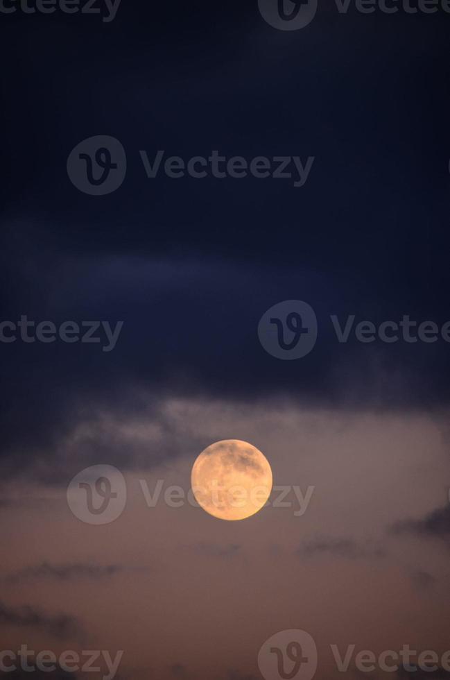 volle maan uitzicht foto