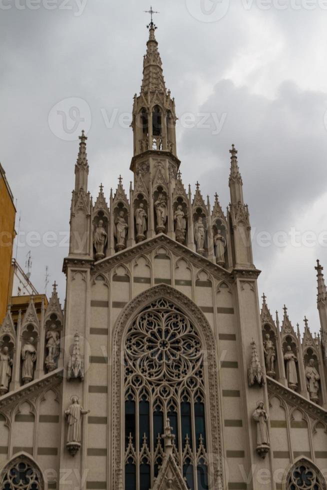 kerk van de maagd Maria op het fundament van de tempel van minerva - de enige gotische kerk in rome foto