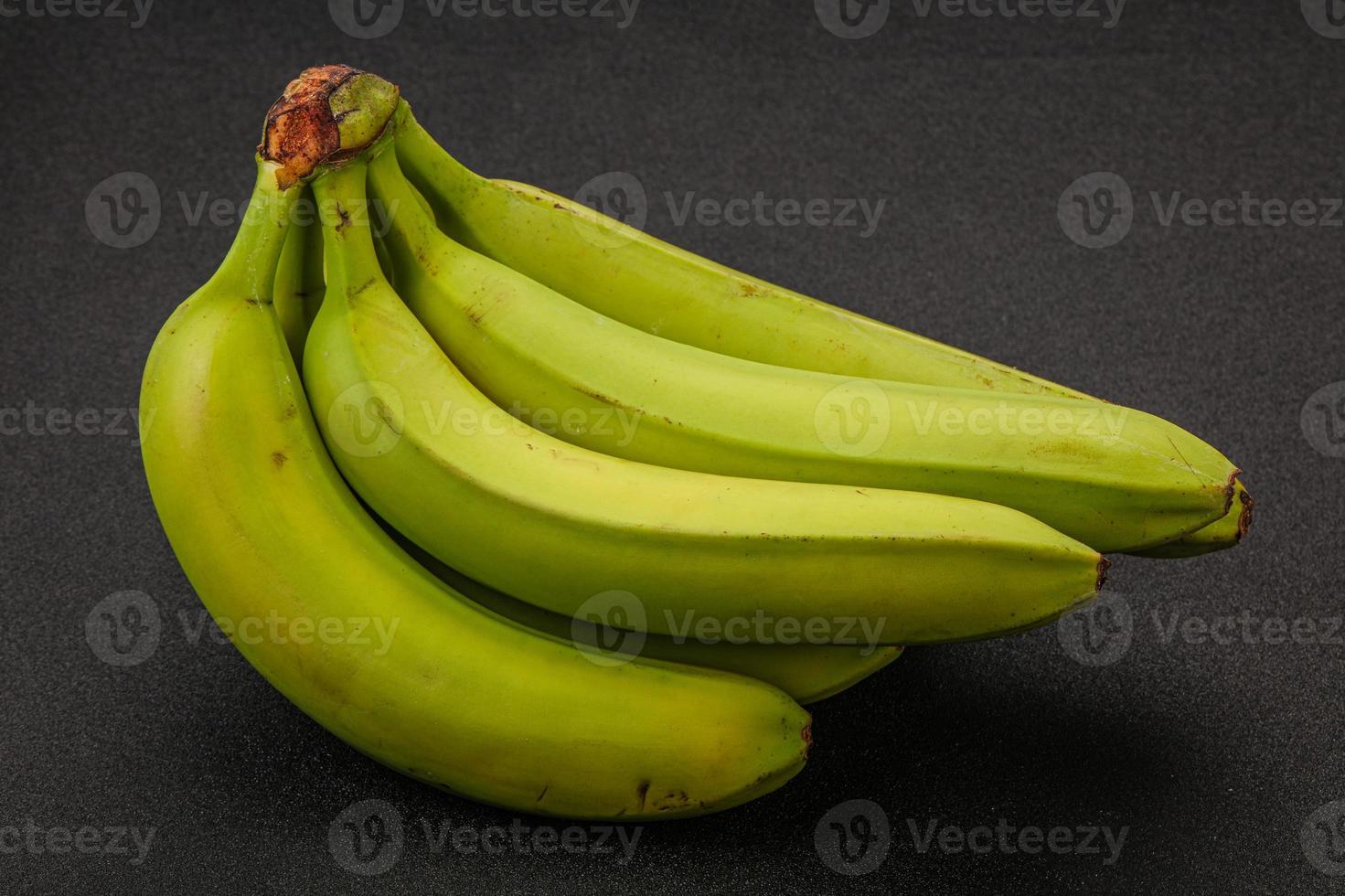 groene zoete smakelijke bananenhoop foto