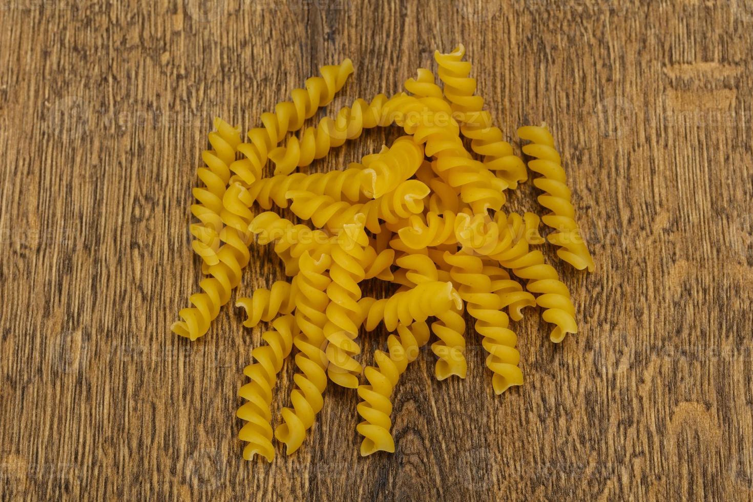 rauwe rauwe fusilly Italiaanse pasta foto