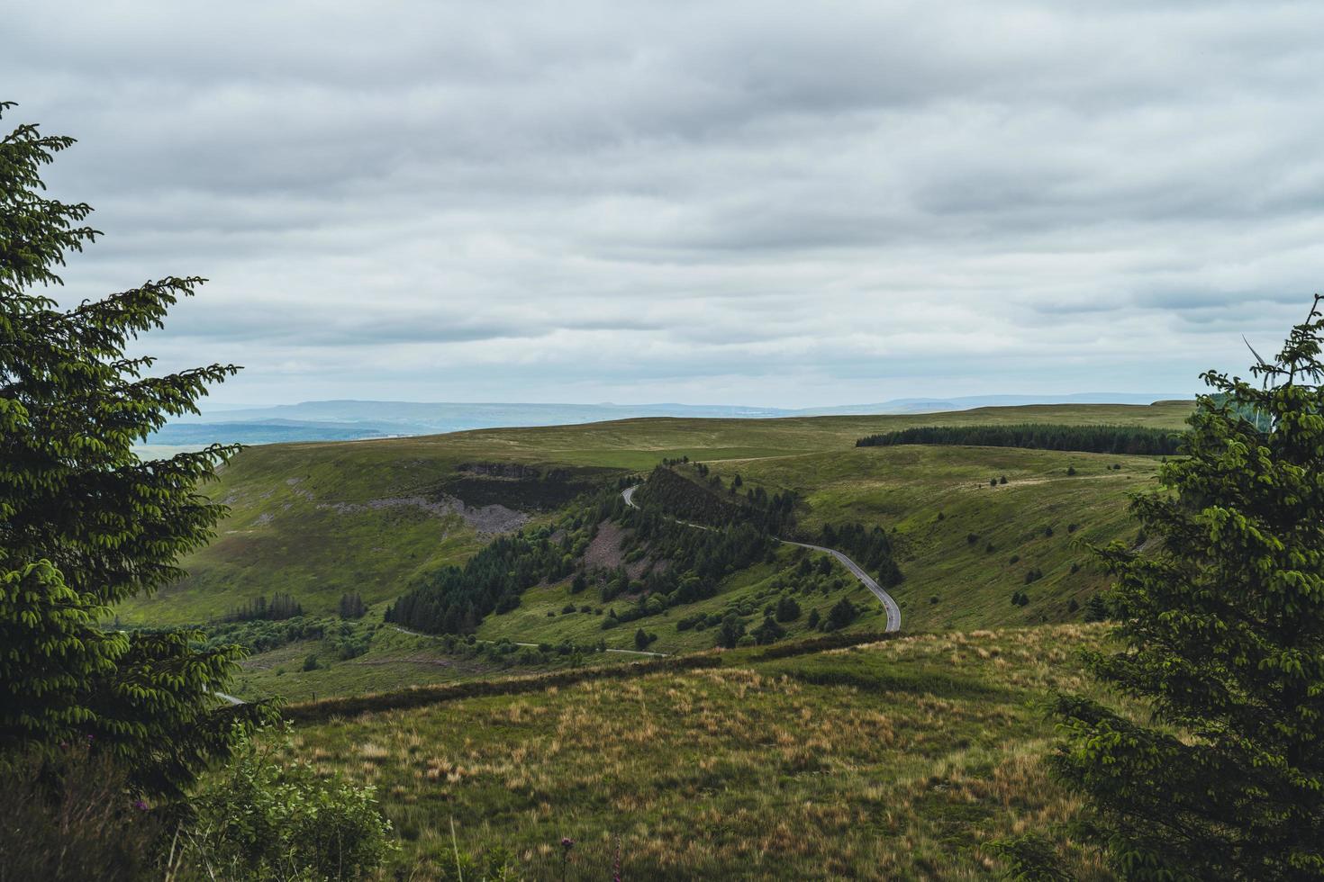 bergen in nationaal park breckon bakens in wales. foto