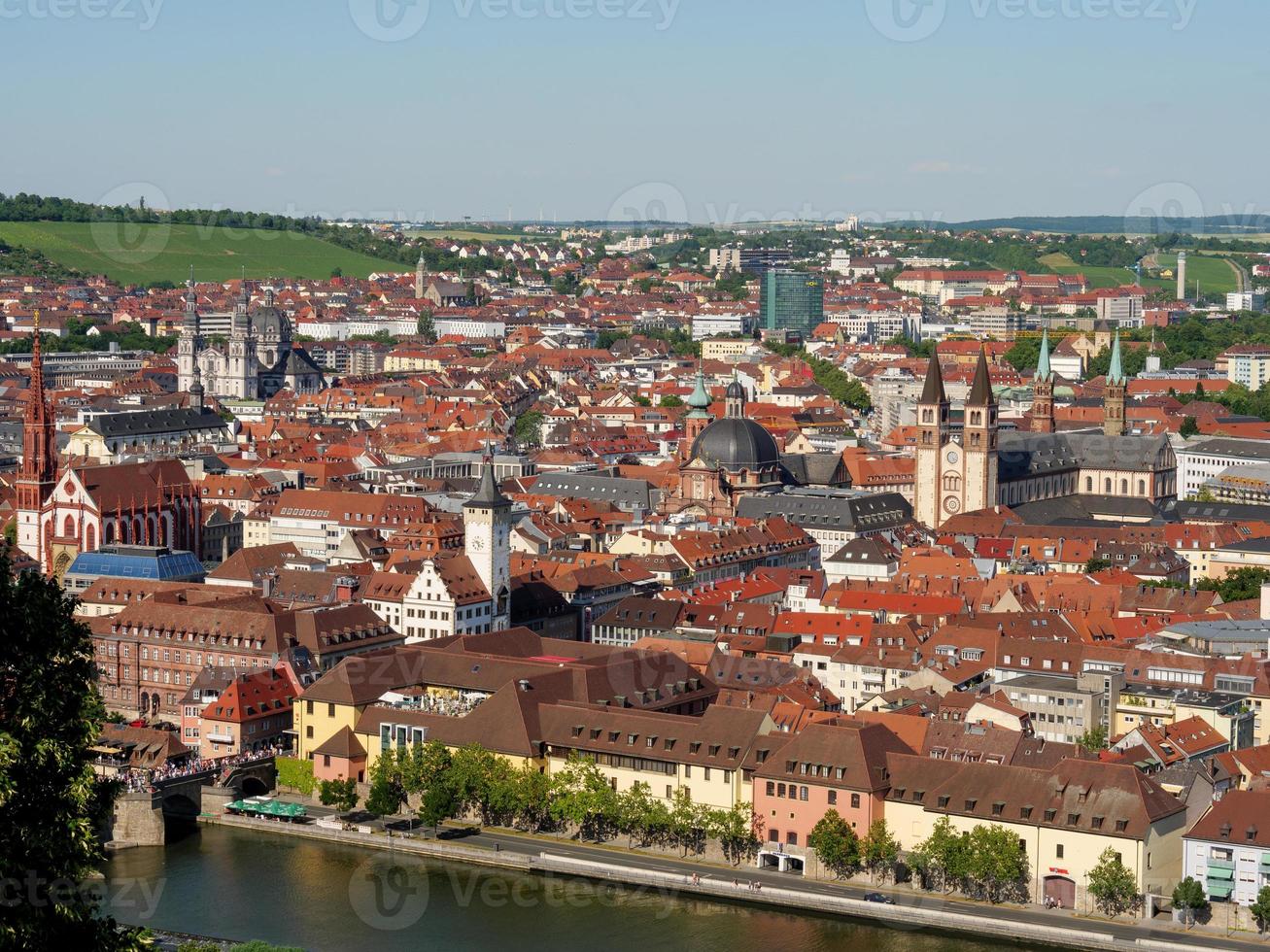 de stad würzburg aan de rivier de Main foto