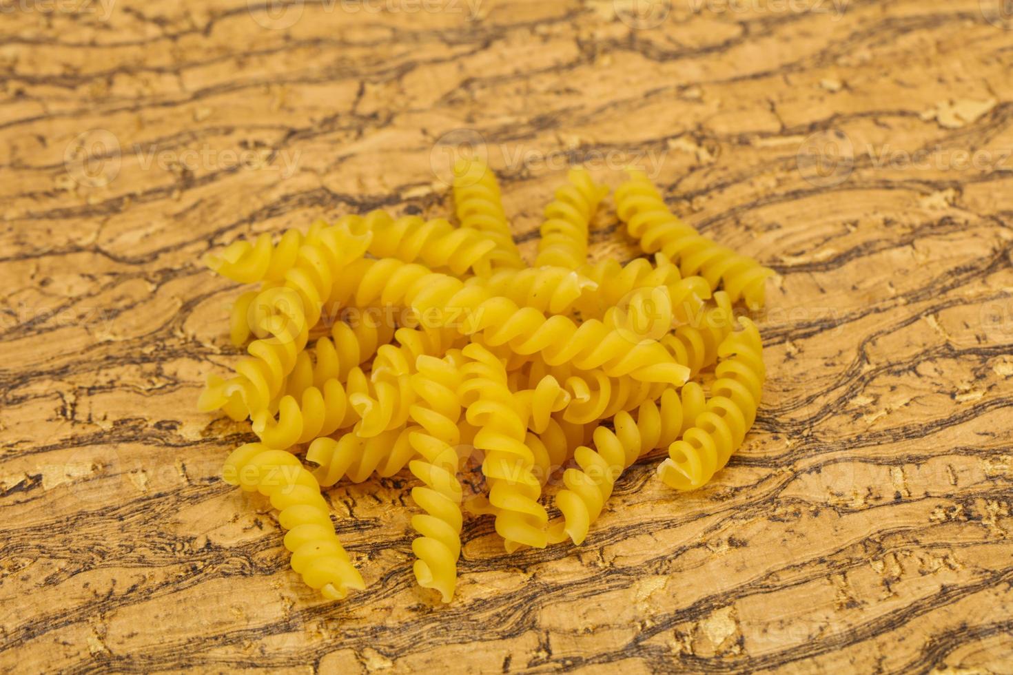 rauwe rauwe fusilly Italiaanse pasta foto