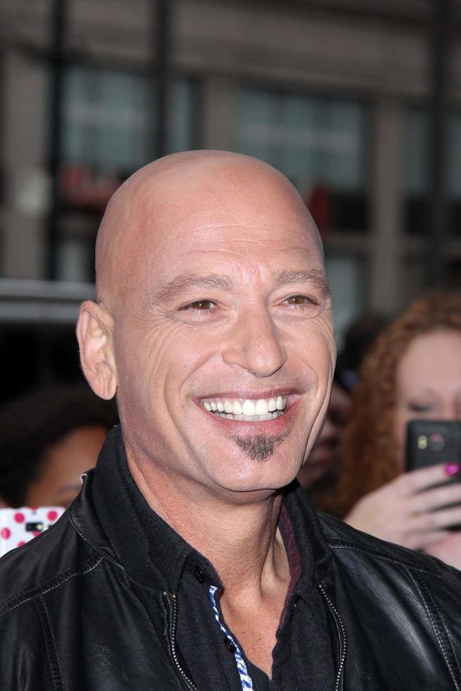 Los Angeles, 24 april - Howie Mandel arriveert bij America's Got Talent Los Angeles audities in het Pantages Theatre op 24 april 2013 in Los Angeles, ca. foto