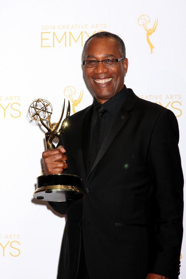 los angeles, 16 aug - joe morton bij de creative emmy awards 2014, perskamer in nokia theater op 16 augustus 2014 in los angeles, ca foto