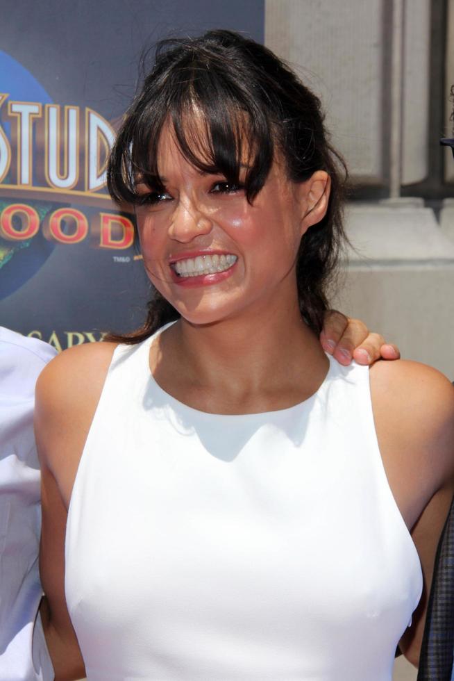 los angeles, 23 juni - michelle rodriguez op het fast and furious, supercharged ride-persevenement in de universele studio's op 23 juni 2015 in universele stad, ca. foto