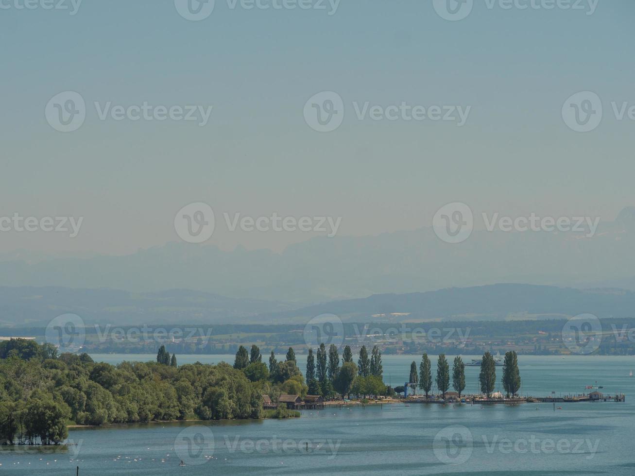 meersburg aan het Bodenmeer in duitsland foto