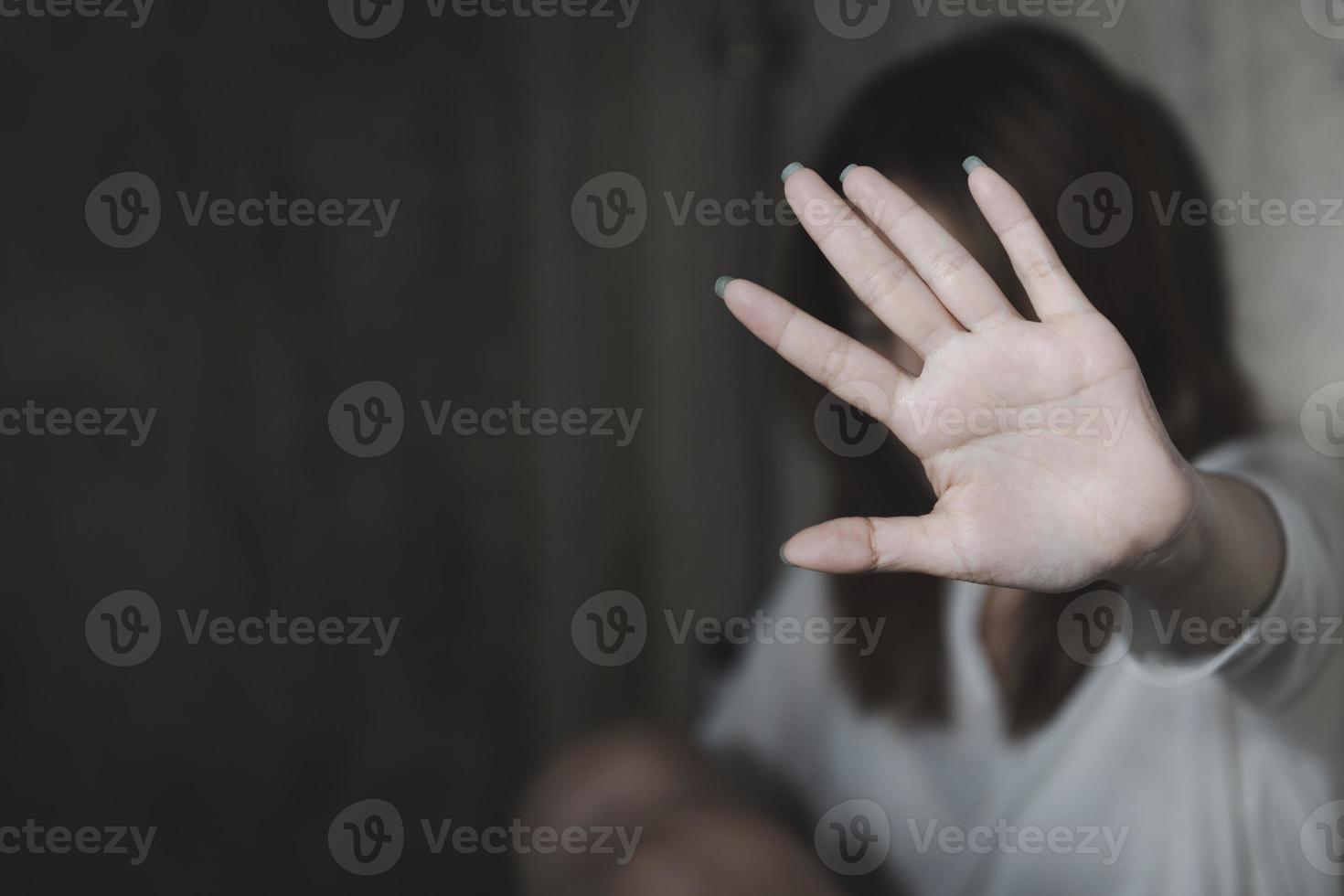 vrouwen slachtoffer van geweld en misbruikt concept. mensenhandel. stop geweld tegen vrouwen. internationale Vrouwendag. foto