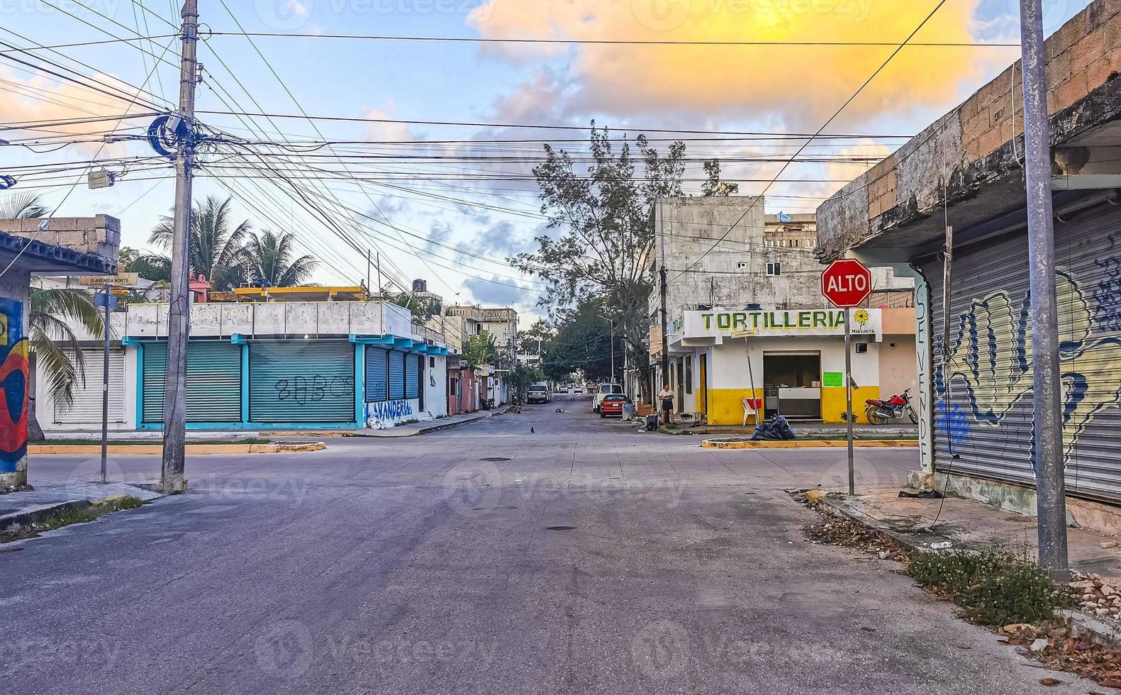 typische straat stadsgezicht muurschilderingen van playa del carmen mexico. foto