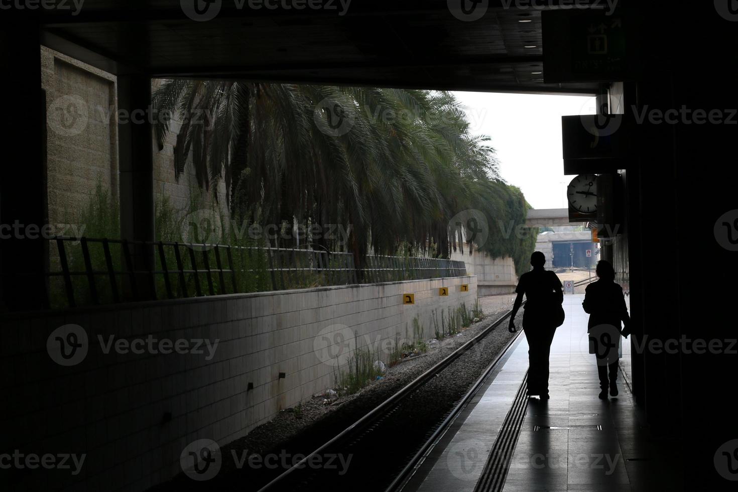 moderne trein- en treinstations in Israël foto