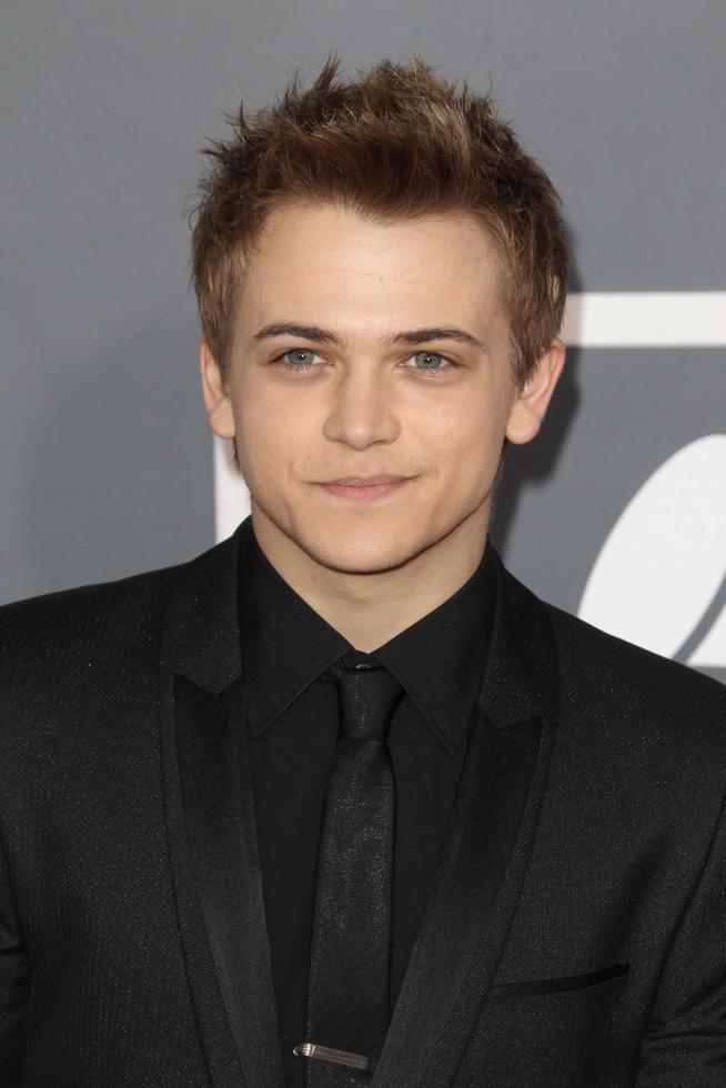 los angeles, 10 februari - hunter hayes arriveert bij de 55e jaarlijkse grammy awards in het nietjescentrum op 10 februari 2013 in los angeles, ca. foto