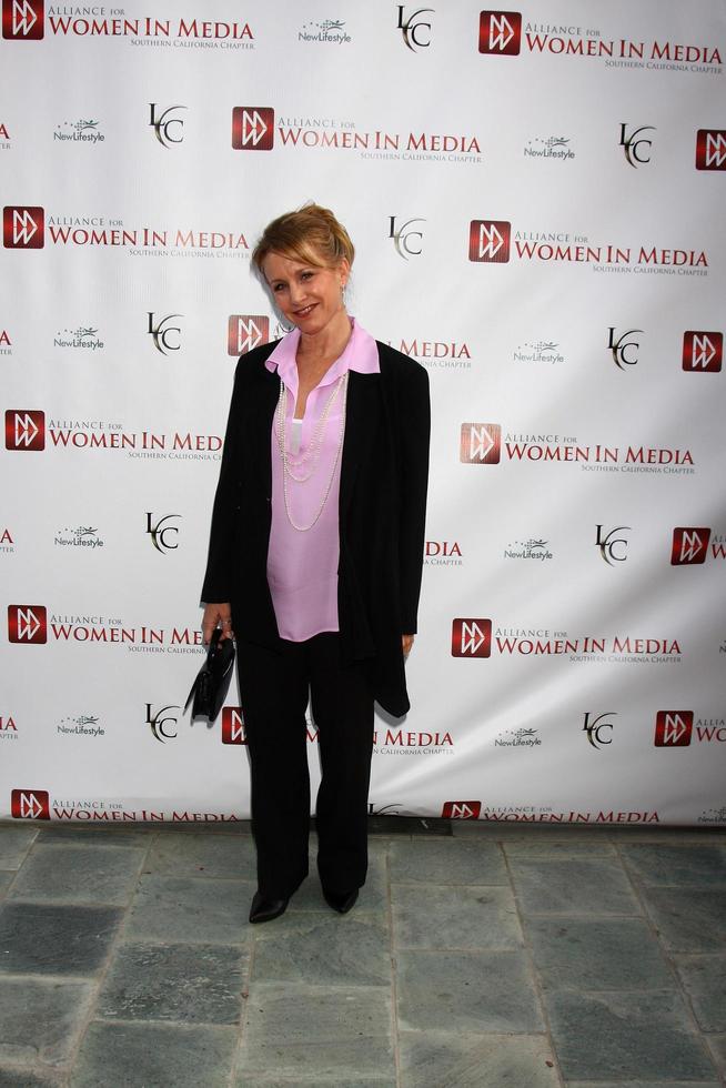 los angeles, 23 april - gabrielle carteris arriveert bij de 2013 genii awards uitgereikt door de alliantie voor vrouwen in de media in het skirball cultureel centrum op 23 april 2013 in los angeles, ca. foto