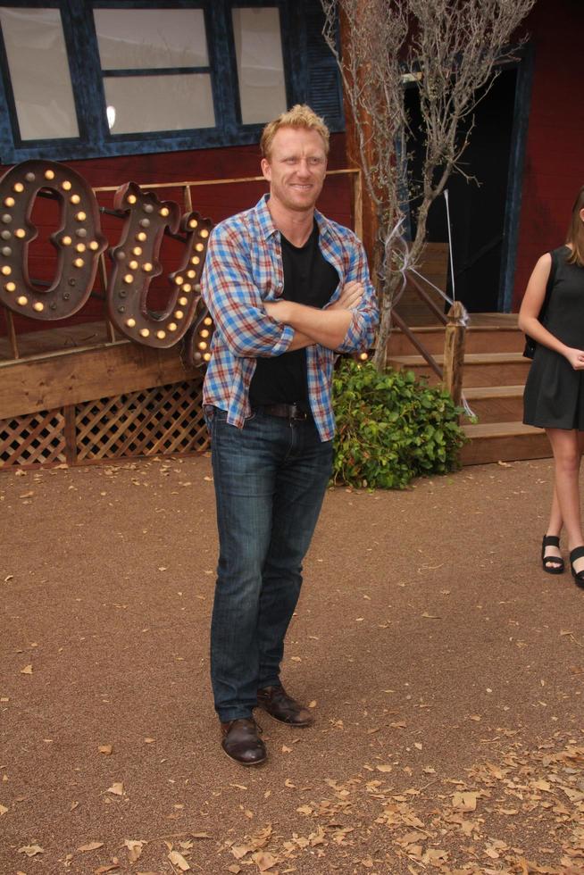 los angeles, 4 okt - kevin mckidd bij de kippenvel los angeles première in het dorpstheater op 4 oktober 2015 in westwood, ca foto