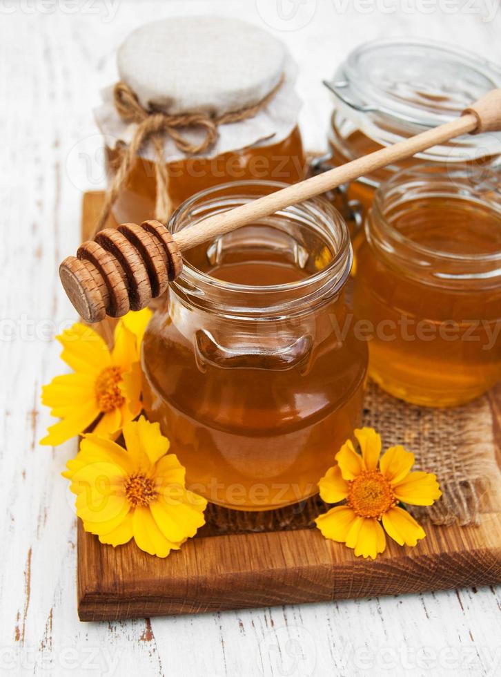 honing met bloemen foto