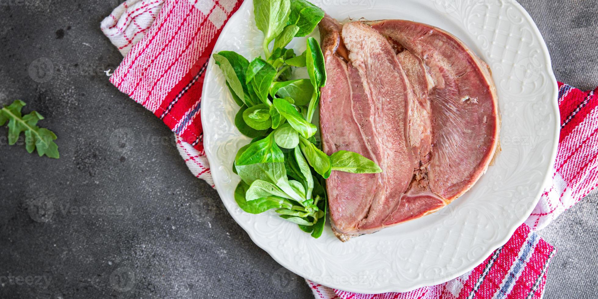 tong varkensvlees in gelei verse gezonde maaltijd voedsel snack dieet op tafel kopieer ruimte voedsel achtergrond foto